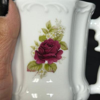 Pair of Flower Printed Coffee Cup Teacups