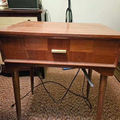 SINGER SEWING MACHINE