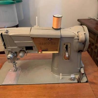 SINGER SEWING MACHINE