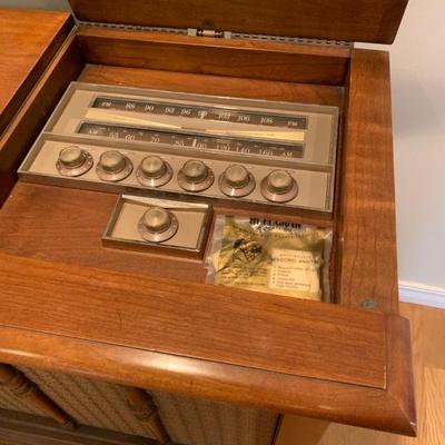 Radio / record player