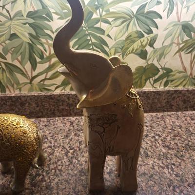 2 Elephant/1 Giraffe House Decor