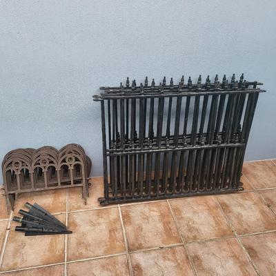 Outdoor Yard Fencing