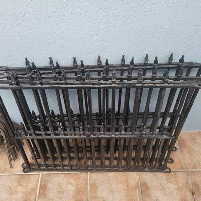Outdoor Yard Fencing