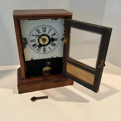 LR-1088 Antique Wooden Mantle Clock