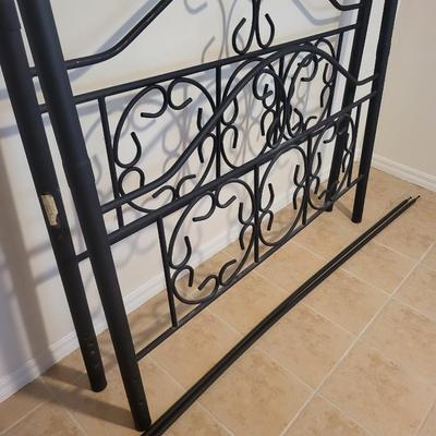 Black Metal Canopy Bed, Queen Size