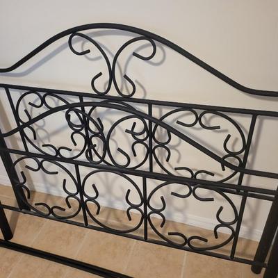 Black Metal Canopy Bed, Queen Size
