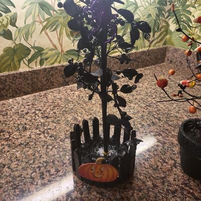 3 Pieces of Halloween Decor