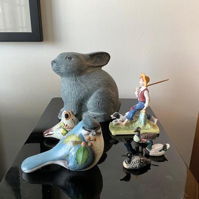 LR-1097 Cast Iron Bunny Figure and Various Bird/Duck Figurines / Tom Sawyer