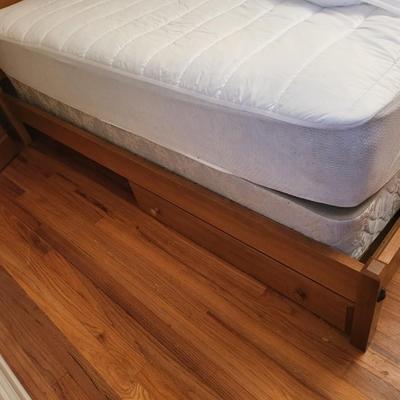 Ethan Allen 3 Bed Piece Set, Full Size