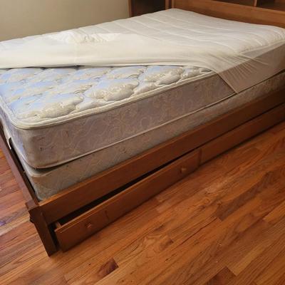 Ethan Allen 3 Bed Piece Set, Full Size