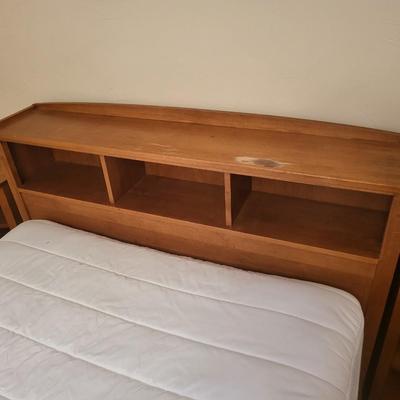 Ethan Allen 3 Bed Piece Set, Full Size