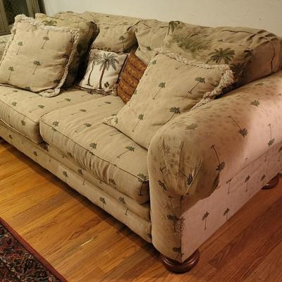 BenchCraft Sofa