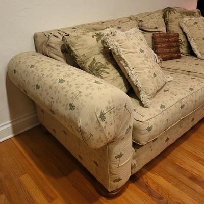 BenchCraft Sofa