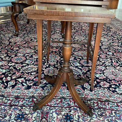 LR-1109 Set of 3 Mahogany Grand Rapids Nesting Tables