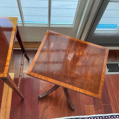 LR-1109 Set of 3 Mahogany Grand Rapids Nesting Tables