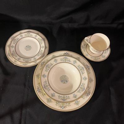 Minton Henley Pattern Fine Bone China Set (LR-MG)