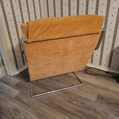 Carson's Retro Upholstered Chair with Chrome Frame (DR-DW)