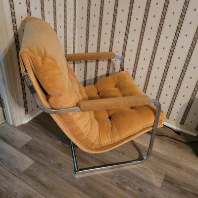 Carson's Retro Upholstered Chair with Chrome Frame (DR-DW)