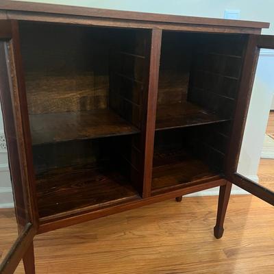 Glass Doored Wooden Display Cabinet (DR-MG)