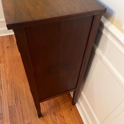 Glass Doored Wooden Display Cabinet (DR-MG)