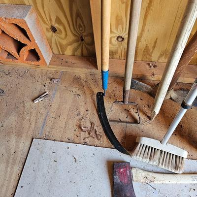 Collection of Yard & Garden Tools  (S-JS)