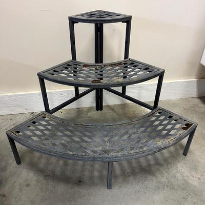 Tiered Metal Plant Stand & Table (G-MG)