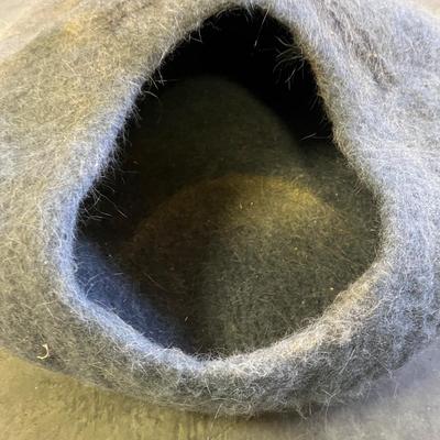 Cat Toys, Bed & More (G-MG)