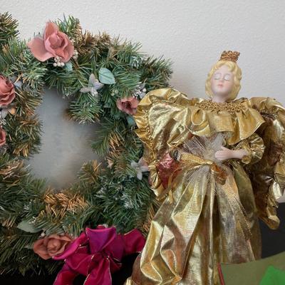 11- Wreath, lighted garland, tree topper, candle wreath, Santa