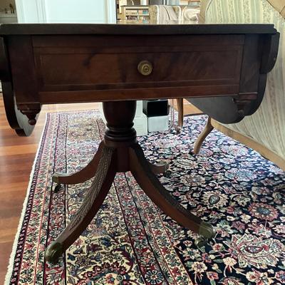 LR-1119 Antique Federal Style Duncan Phyfe Drop Leaf Mahogany Table