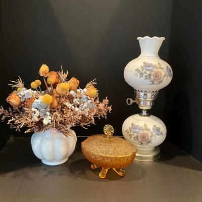 LR-1121 Vintage Amber Glass, Dried Arrangement , Floral Globe Lamp