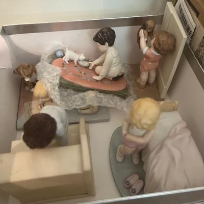 Collectible figurines