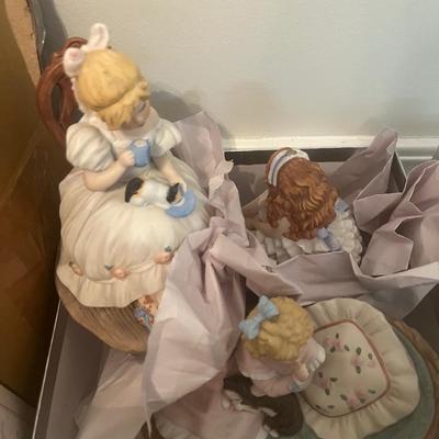 Collectible figurines