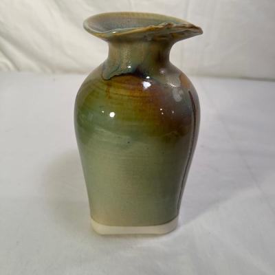 Carron Pottery & More Signed Pottery (K-RG)