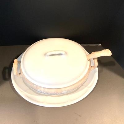 LR-1124 Antique White Ironstone Tureen with Underplate
