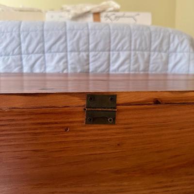 Wooden Chest with Handles (UB-KL)