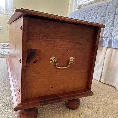 Wooden Chest with Handles (UB-KL)