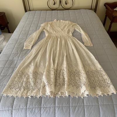 Vintage Wedding Dress & Christening Gown (UB-KL)