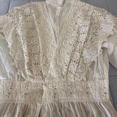 Vintage Wedding Dress & Christening Gown (UB-KL)