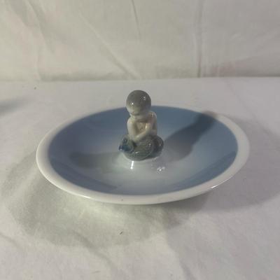 Silks & Ribbon Royal Doulton Figurine & More (K-MG)