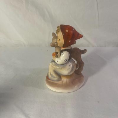 Silks & Ribbon Royal Doulton Figurine & More (K-MG)