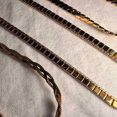 Napier Pendant & Other Bold/Gold Statement Jewelry (K-RG)