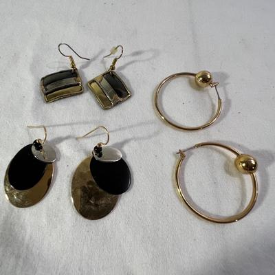 Napier Pendant & Other Bold/Gold Statement Jewelry (K-RG)