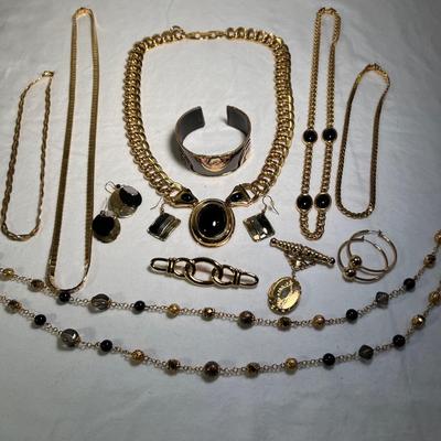 Napier Pendant & Other Bold/Gold Statement Jewelry (K-RG)