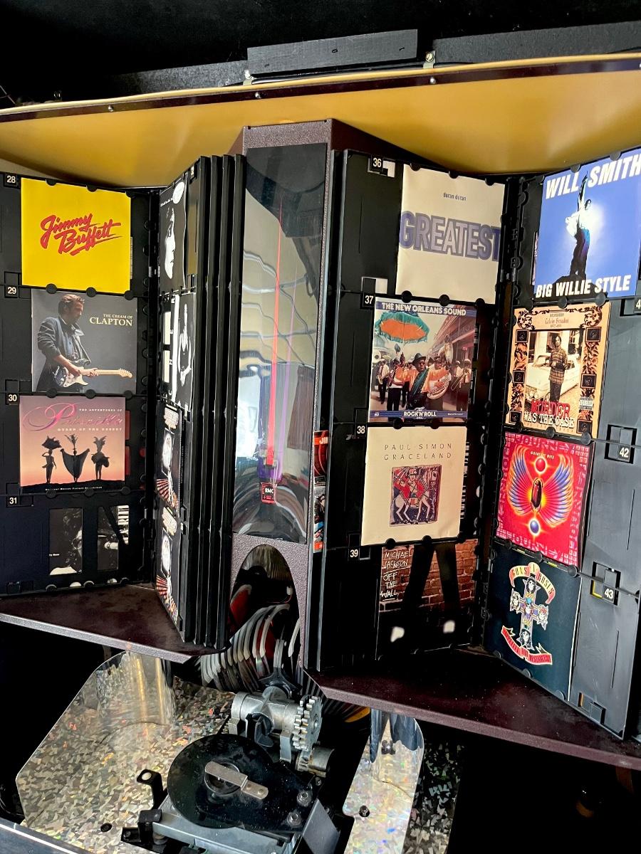 Dolly Mixture ‎廃盤 LP Lot Detail - Rock-Ola Mfg. Corp. 6000X Legend CD Jukebox