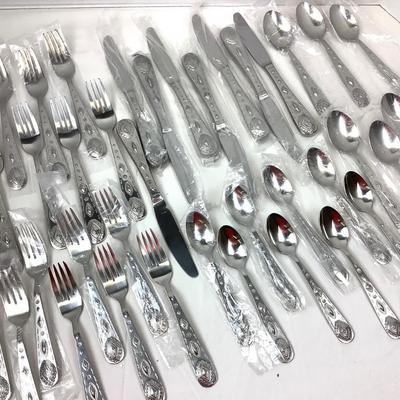 904 Towle Stainless Supreme Flatware Set 