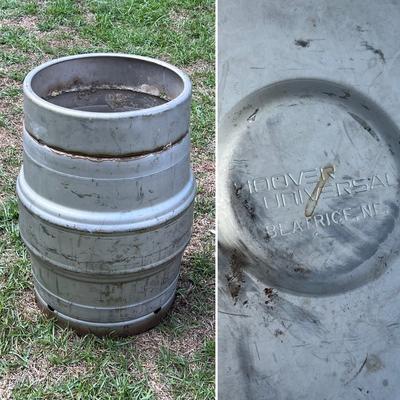 ANHEUSER-BUSCH / HOOVER ~ Pair (2) Beer Kegs