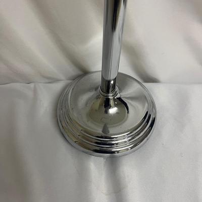 Large Assortment of Bathroom Accessories (US-MG)