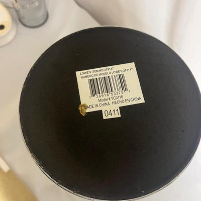 Large Assortment of Bathroom Accessories (US-MG)