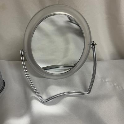 Large Assortment of Bathroom Accessories (US-MG)