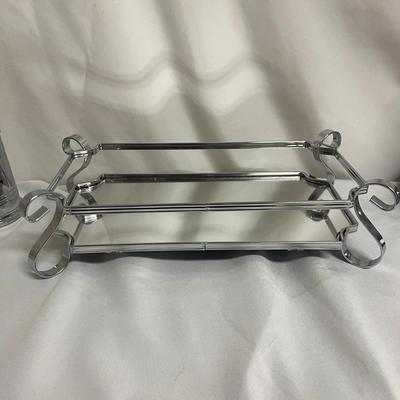 Large Assortment of Bathroom Accessories (US-MG)